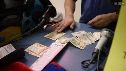 男子中300万彩金后前去领奖,主办方称印刷错误拒绝