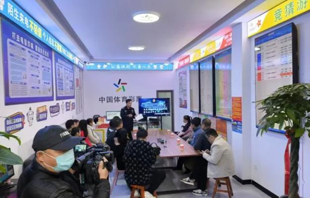 喷绘印刷刻字工厂:大七环贯通倒计时,香河即刻步入“北京时代” 近年来,香河县借势京津冀协同发展大局,充分发挥南北毗邻武清和通州的优势,在“通武廊”协同发展试验示范区创建中,在做好承接京津产业转移的同时,持续发力运河生态文化整治、全域旅游、规划对接等方面既做好“规定动作”,又创新“自选动作”,着力打造美丽幸福新香河,争做协同发展排头兵。